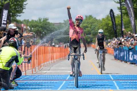 Lachlan Morton gewinnt UNBOUND